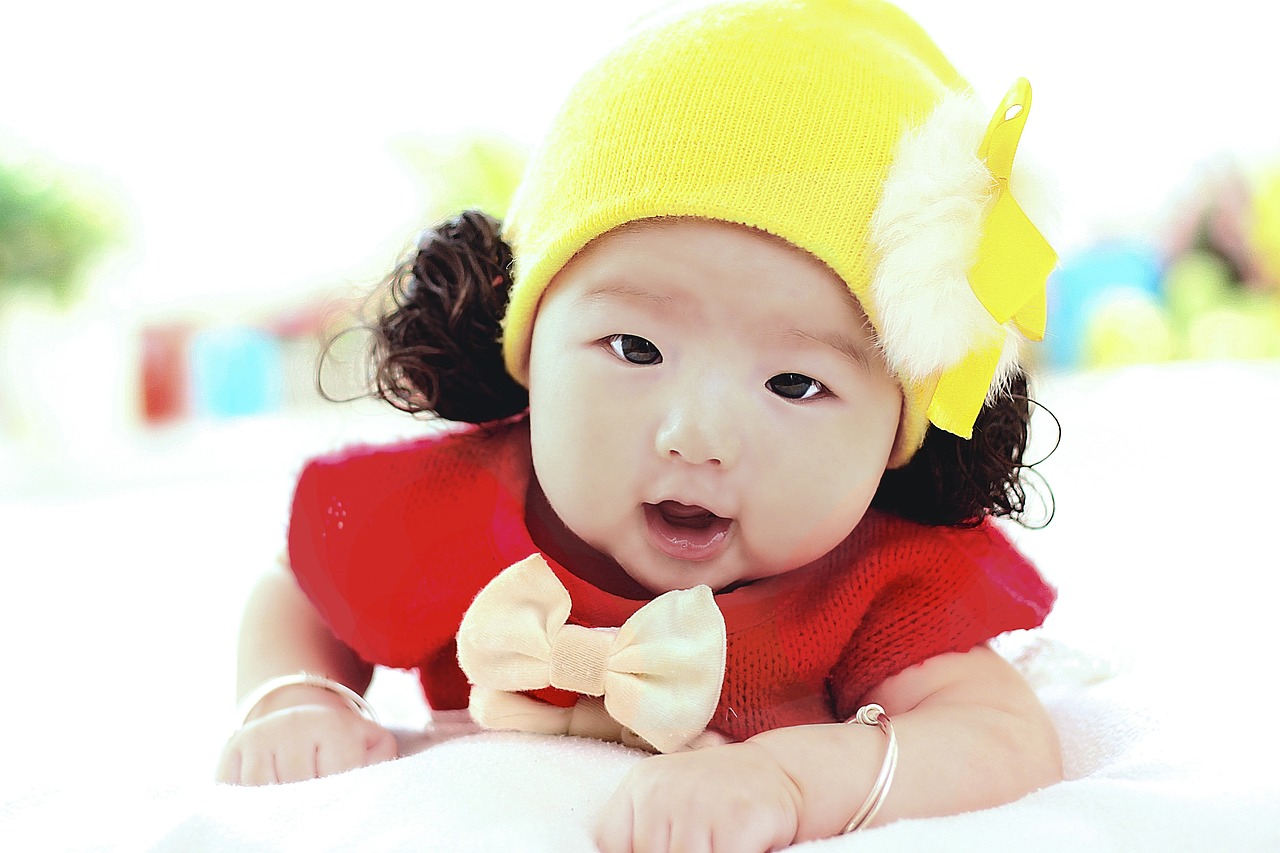 1岁半孕妈供卵生的宝宝长牙牙龈肉包（一岁半牙龈长了一坨肉）