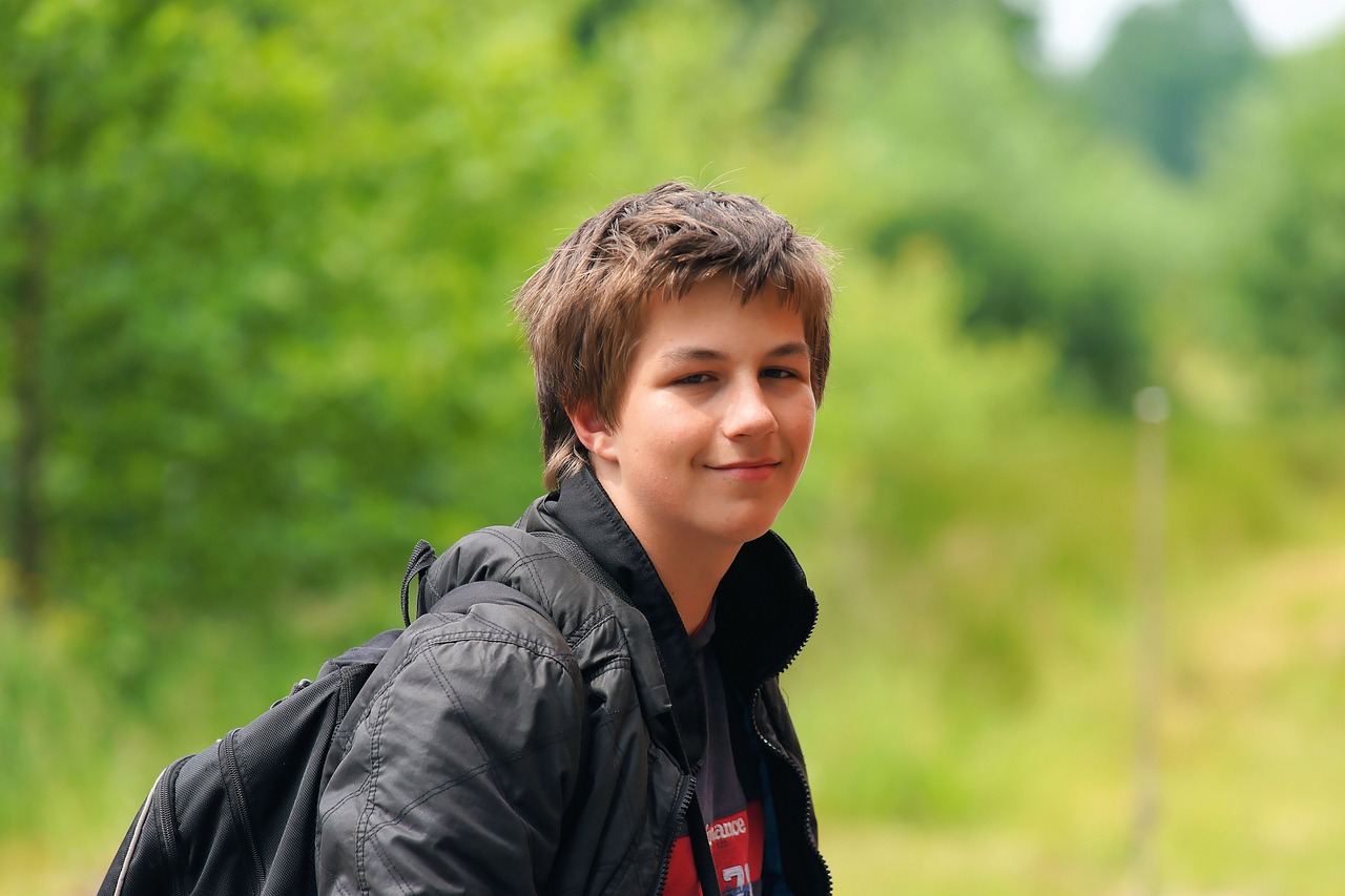 代妈借卵生的男孩名字张欣什么（代妈借卵生的男孩可以叫张欣什么）