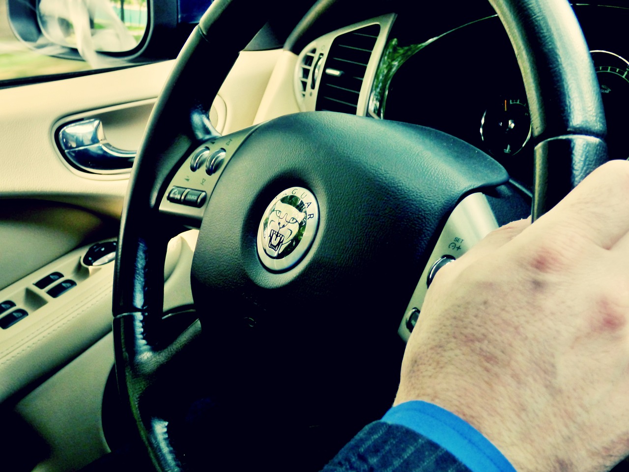 NF宝贝(国际)生殖的婴儿车一键收车坏了（NF宝贝(国际)生殖的婴儿车一键收车坏了可以手动吗）